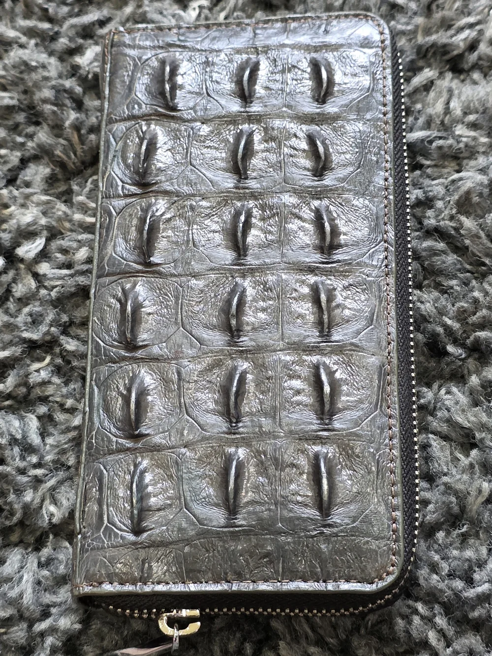 SRIRACHA Textured Croc-Embossed Zip Wallet - Gray